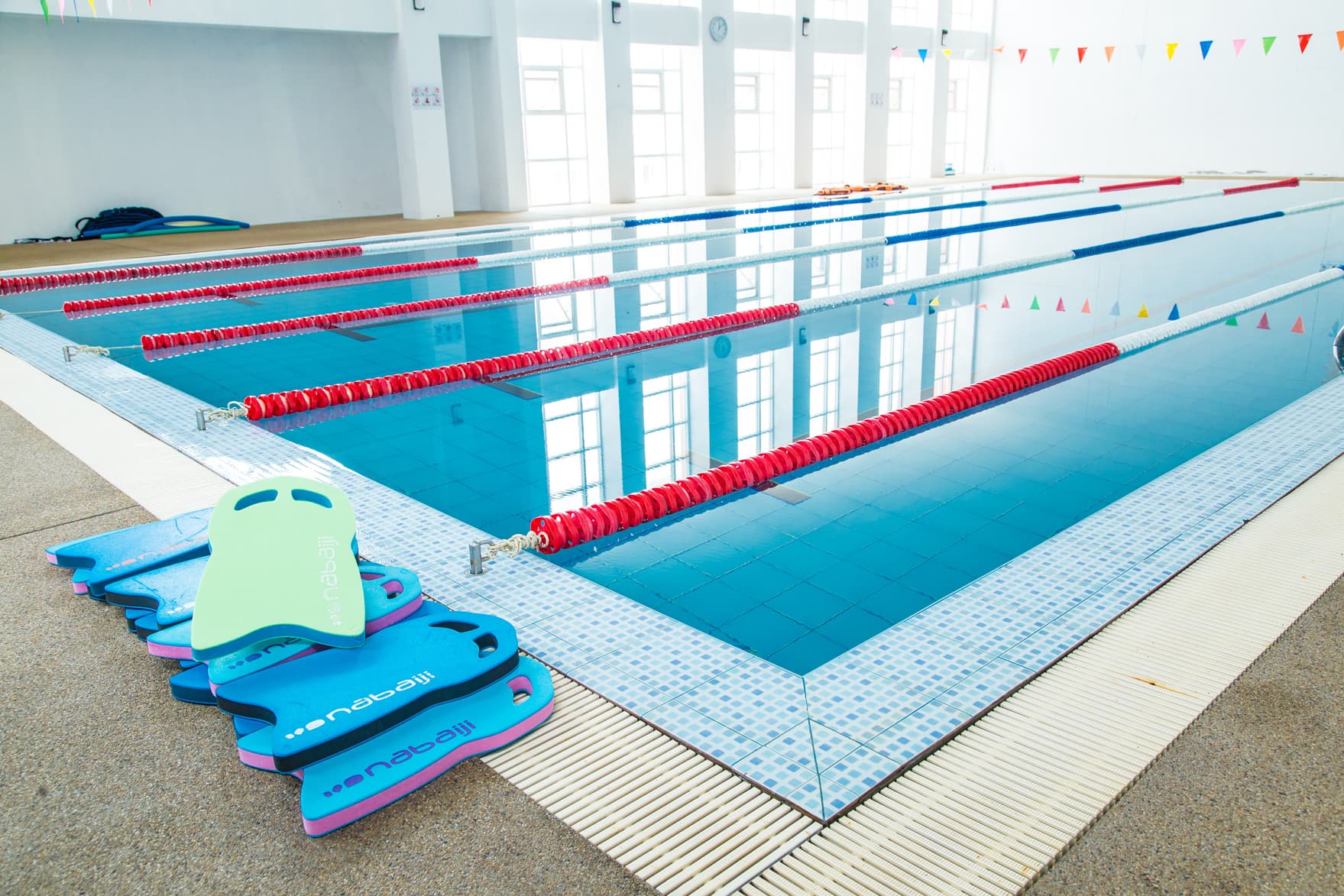 NIVA Swimming Pool - Training foam floats at the swimming pool